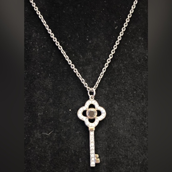 Stella & Dot Clover Key Necklace Hematite EUC - Picture 1 of 3
